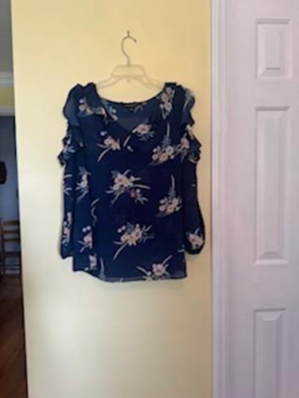 Women's Navy Sharagano Cold Shoulder Blouse L